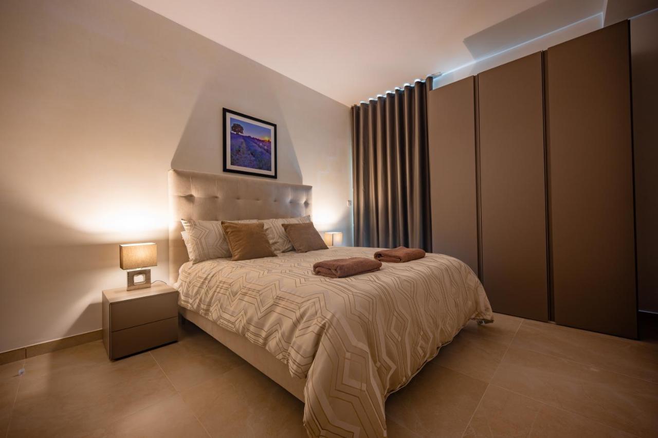 The Address Seafront Suites With Hot Tub Pietà Esterno foto