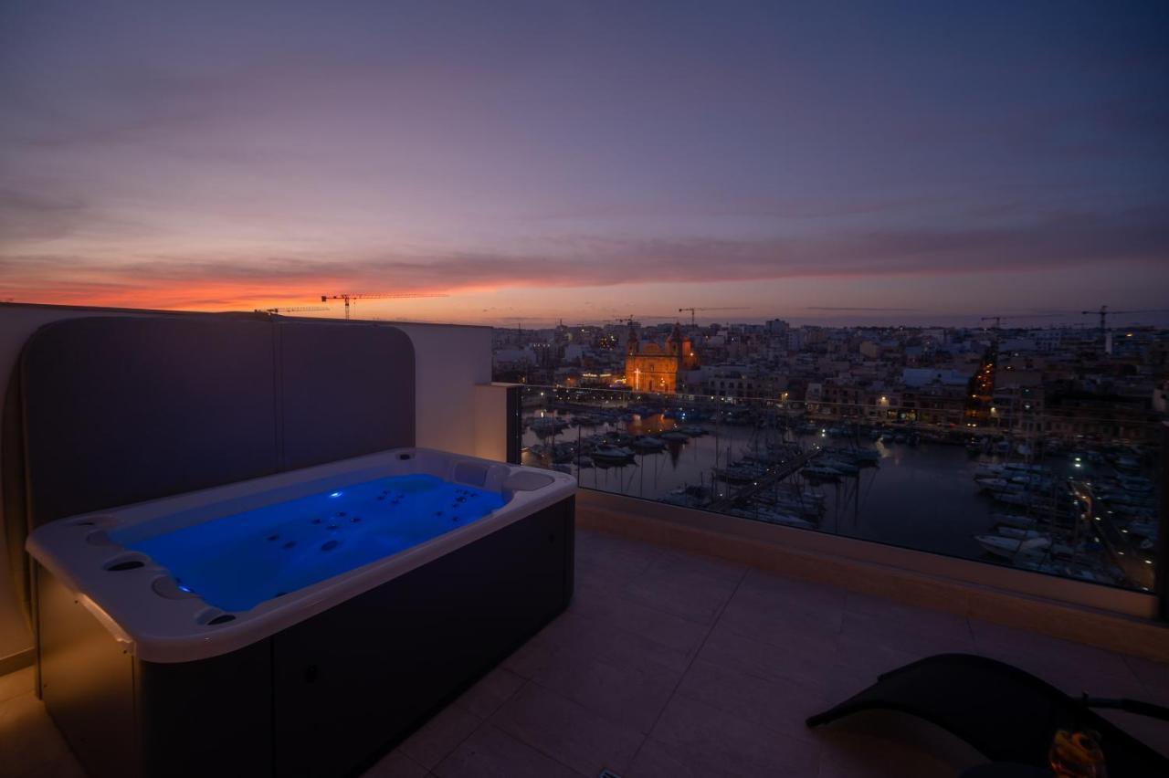 The Address Seafront Suites With Hot Tub Pietà Esterno foto