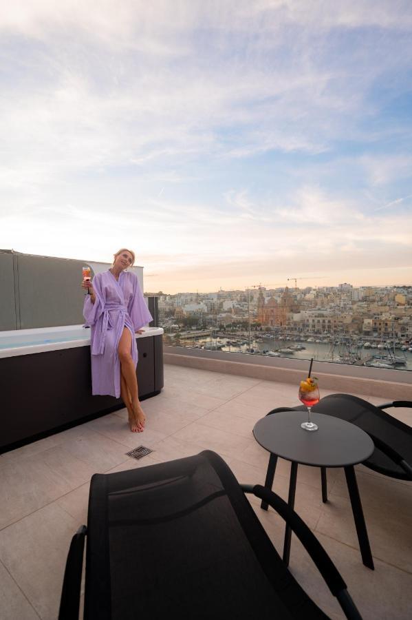 The Address Seafront Suites With Hot Tub Pietà Esterno foto