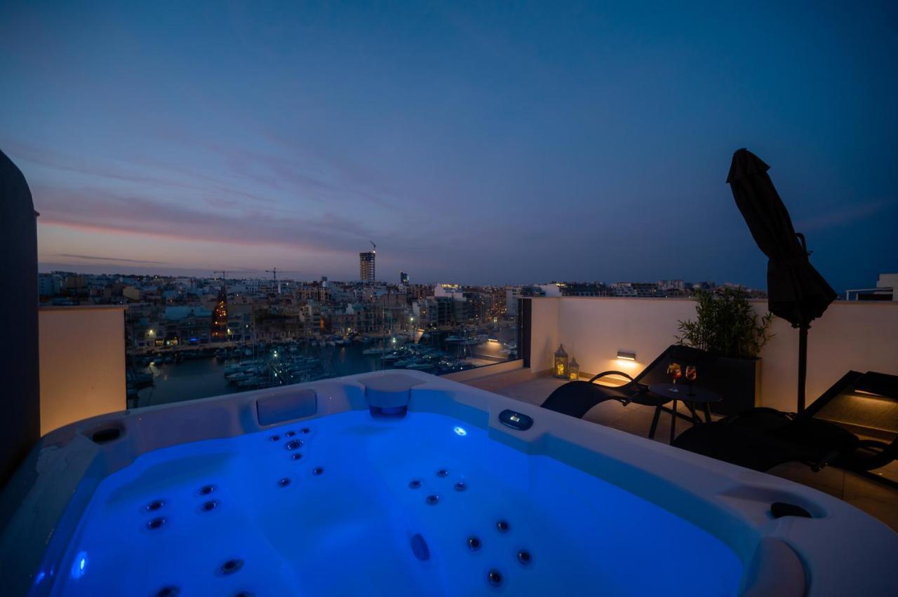 The Address Seafront Suites With Hot Tub Pietà Esterno foto